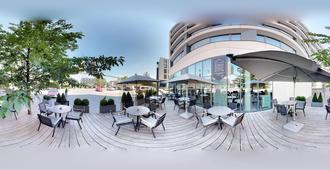 Novotel Suites Luxembourg - Luxembourg - Patio