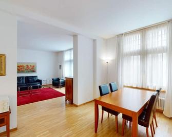 Nice 1BR apartment near lake - FB6 - Zurique - Sala de jantar