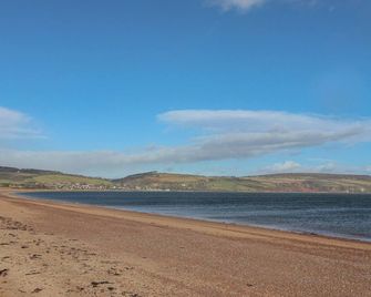 Taffs Barn - Fortrose - Beach