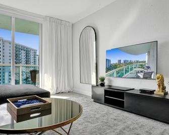 Sunny Isles Ocean Reserve Superb Condo Apartments - Sunny Isles Beach - Living room