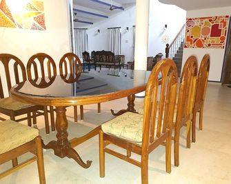 3-bedroom villa near Martin's Corner - Betalbatim - Dining room