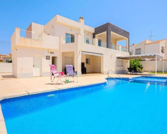 Cozy Home In El Chaparral - La Marina - Piscina