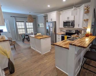 Bella's Charming Cottage - Thomasville