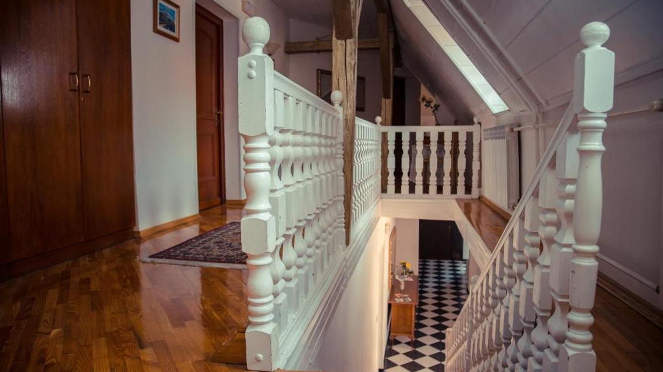 هوتل ليفاديك