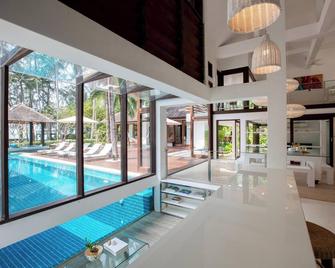 Luxury Oceanfront Thailand Ban Suriya lth6 - Maret