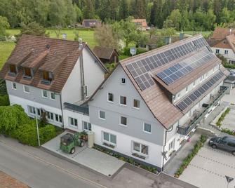 Alter Hirsch - Pfalzgrafenweiler - Будівля