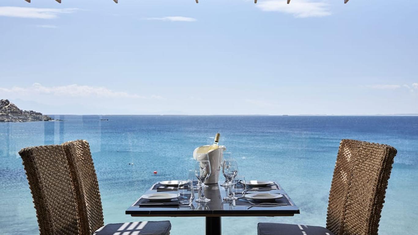 ミコノス コスモプラッズ ビーチ リゾート ホテル