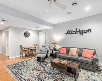 Bear Lake Bliss - Bear Lake - Living room