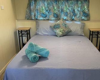 Elysium Retreat & Stays - Bondoola - Bedroom