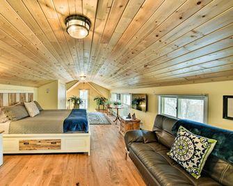 Charming Buena Vista Creekside Home: Walk to Main! - Buena Vista - Ložnice