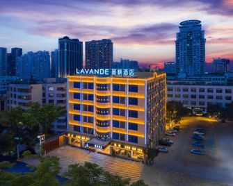 Lavande Hotel (Beihai High-Speed Railway Station Beibu Gulf Square Branch) - Beihai - Bygning