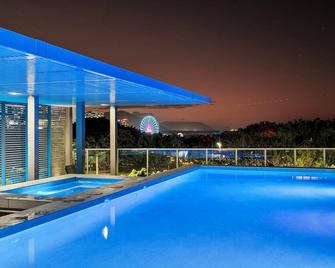 Lux Retreat - Sauna pool & prime location - Cairns - Zwembad