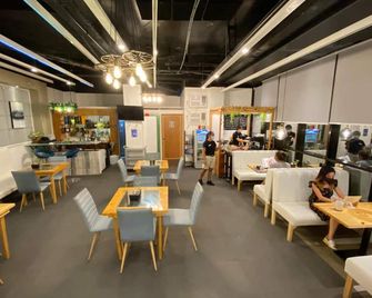 Tely's Bed & Breakfast Iloilo powered by Cocotel - Iloilo City - Restaurant