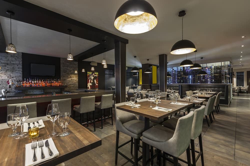 Imperia Hôtel et Suites Terrebonne thumbnail 2