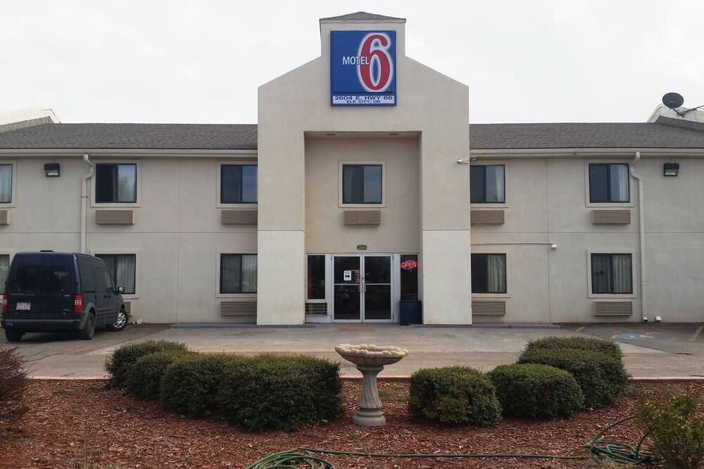 Motel 6 Elk City. Ok thumbnail 3
