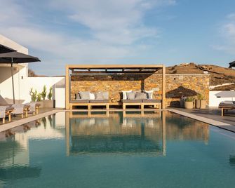 Chora Kythnos Suites adults only - Kythnos - Pool