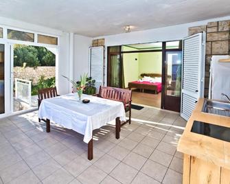 Apartments Villa Marcelina - Hvar - Dining room