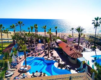 Savk Hotel - אלניה - בריכה