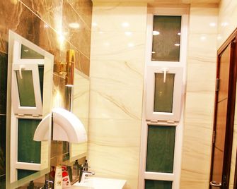 Sedrah Hotel - Irbid - Bathroom
