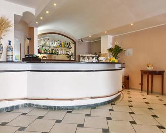 Hotel Costa d'Oro - Castellabate - Front desk