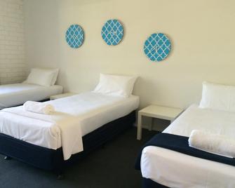 Arcadia Village Motel - Nelly Bay - Спальня