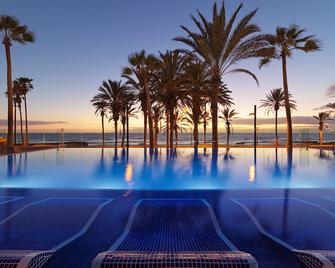 H10 Conquistador - Playa de las Américas - Piscina