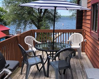 Sandy Shore Cottages Luxury Resort On Ri - Harwood - Balcony