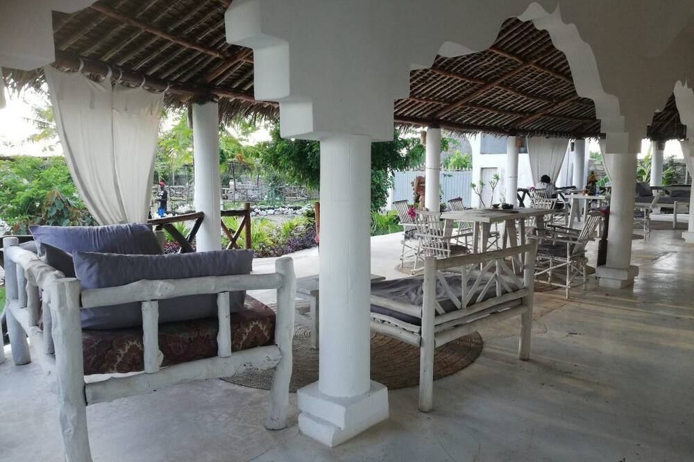 Safina Beach House - Watamu - Binnenhof