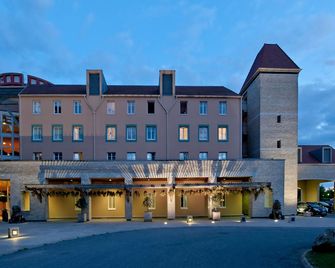 Explorers Hotel - Magny-le-Hongre - Edificio