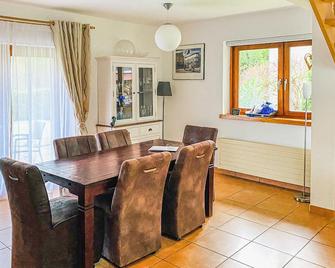 With the arrival in this beautiful vacation home begins your vacation here in Osterode Kamschlacken, - Kamschlacken - Comedor
