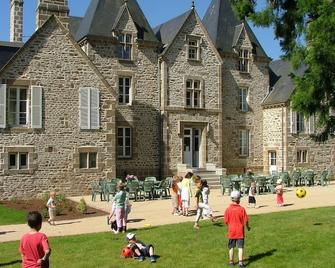 Château Du Bourg - Saint-Denis-de-Gastines - Edificio