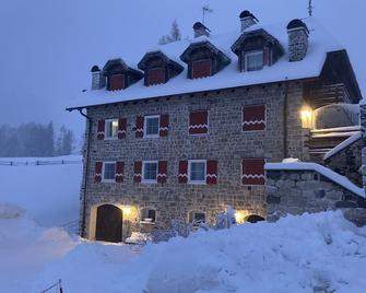 Renoviertes Apartment mit Terrasse an der Piste mit kostenlosen WiFi - Carezza al Lago - Edificio
