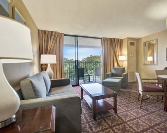 Hilo Hawaiian Hotel, Trademark Collection by Wyndham - Hilo - Sala de estar