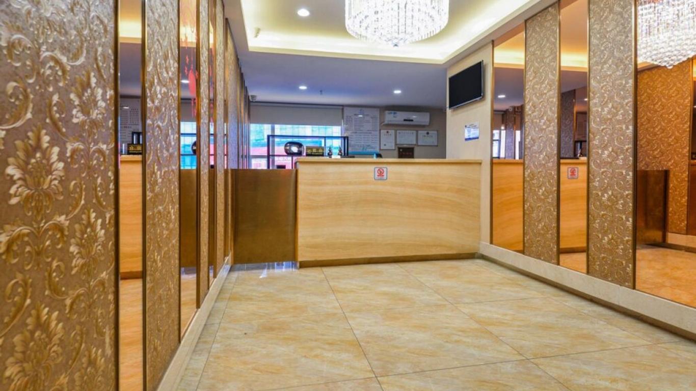 Royal Plaza Hotel