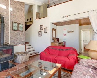 Casa Bolacha - Colares - Huiskamer