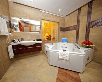 Royal Swiss Lahore - Lahore - Lobby