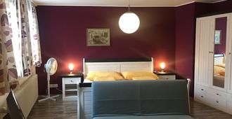 Pension Sonne Bed & Breakfast - Bregenz - Bedroom