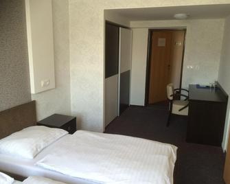 Hotel Slavie - Eger - Schlafzimmer
