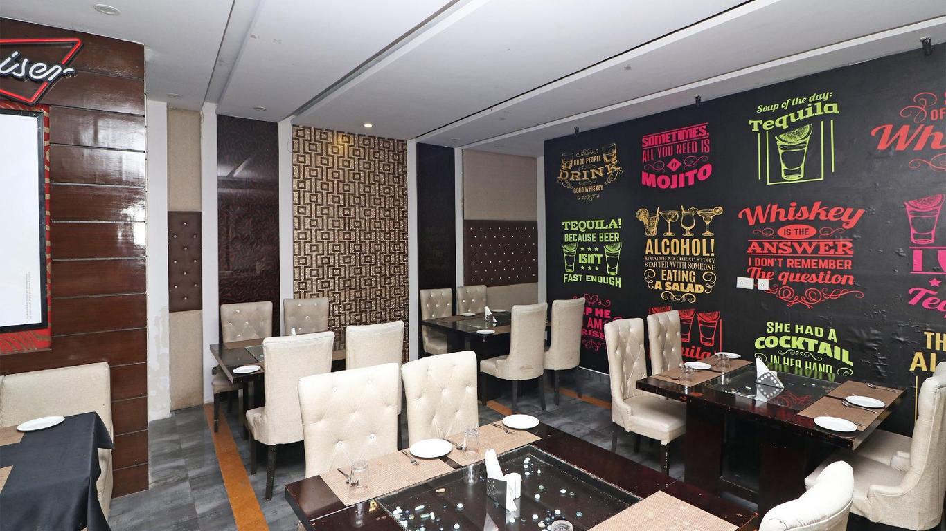 OYO 1574 Hotel Imperial Palace
