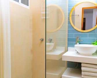 Hotel Valladolid - סנטה מרטה - חדר רחצה