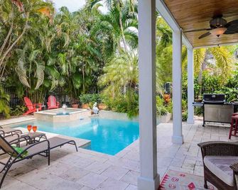 Casa Suite Casa by Last Key Realty - קי ווסט - בריכה