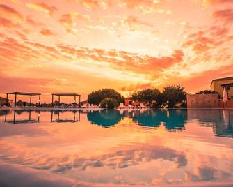 Residence Lu Lamoni - Aglientu - Bazén