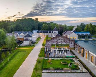 Le Grand Pavillon Chantilly - Vineuil-Saint-Firmin - Edificio