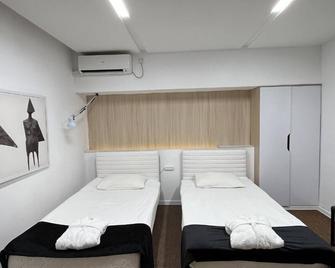 iO Hotel Bishkek - Bishkek - Bedroom