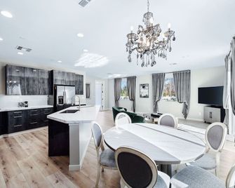 Palm Springs Paradise view with Large Pool and SPA. - Palm Springs - Dining room