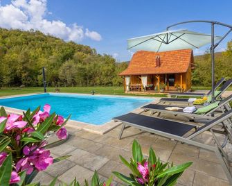 Nice Home In Gospic With Wifi - Gospić - Piscina