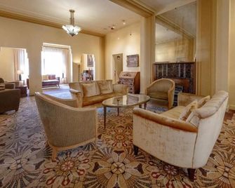 The Baroness Hotel - Seattle