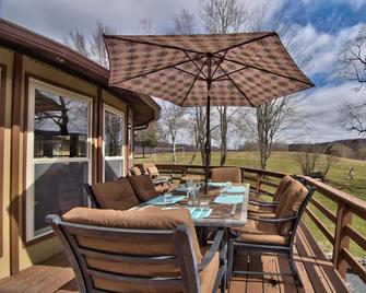 Beautiful & unique mountain lodge, up to 16 guests! - Union Dale - Balcony