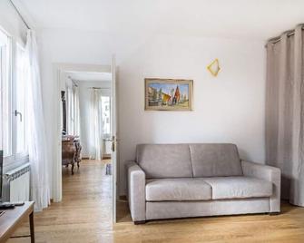 Casa Bastianello Luxury City Center 6 People 027008-Loc-00468 It027008c2fxp59u8o - Chioggia - Wohnzimmer