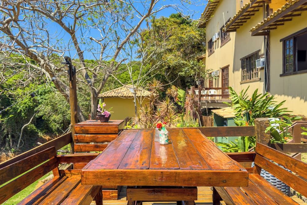 إستريلامار فيرادورا بوسادا، ريستورانت آند سبا - بوزيوس - شرفة مرصوفة